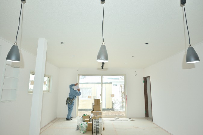 照明と内装仕上げ